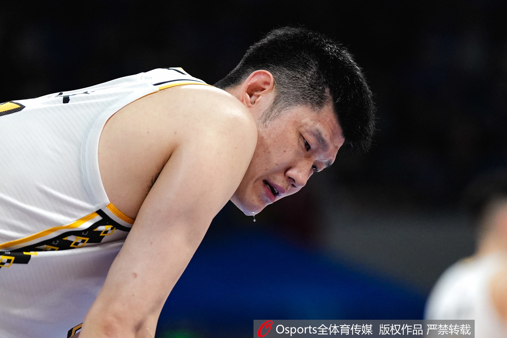 CBA三巨头闪耀赛场 四川男篮板凳短板恐成致命伤