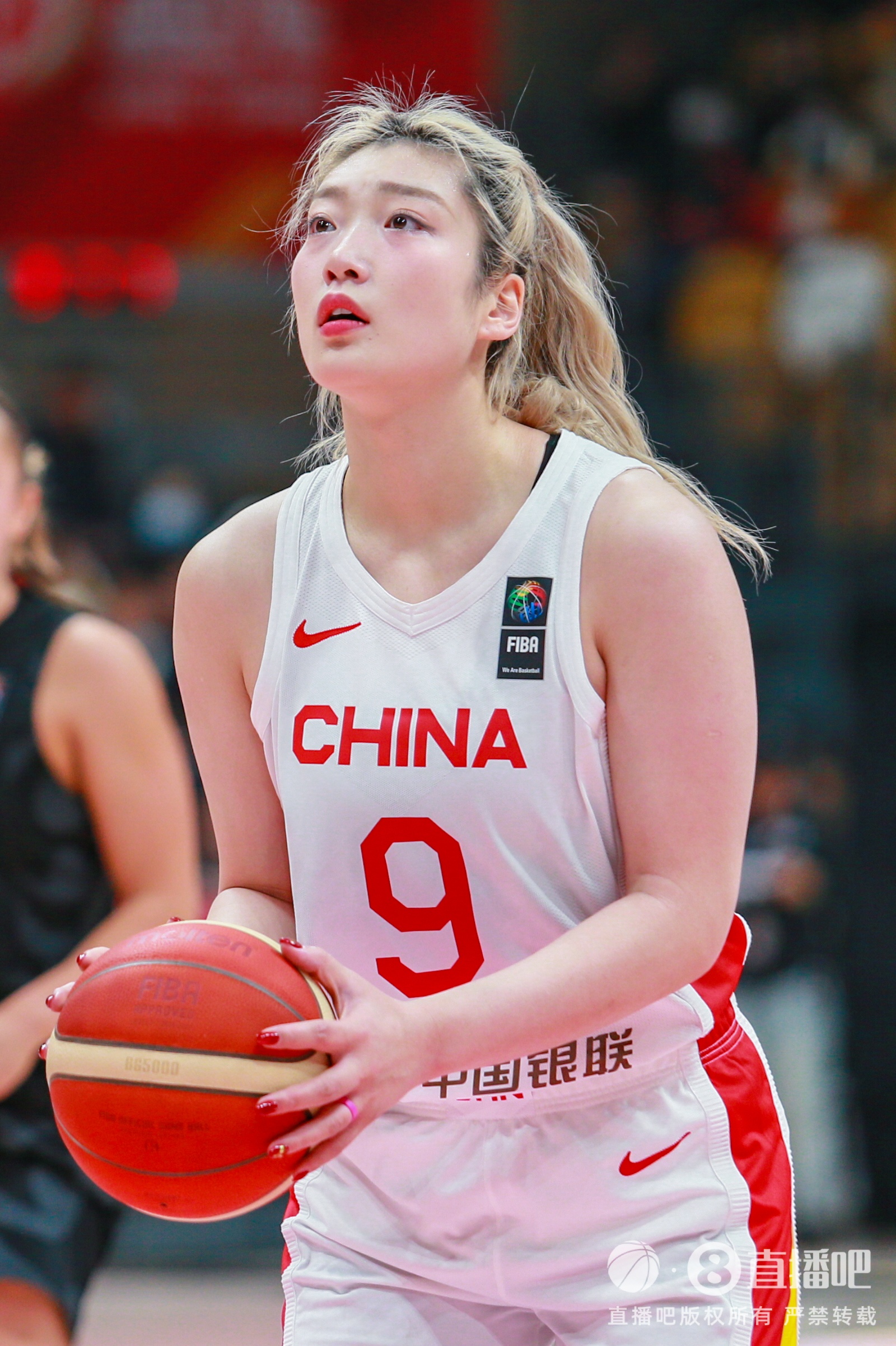 中国女篮冲击亚洲杯遇阻 主力李梦伤缺成最大变数